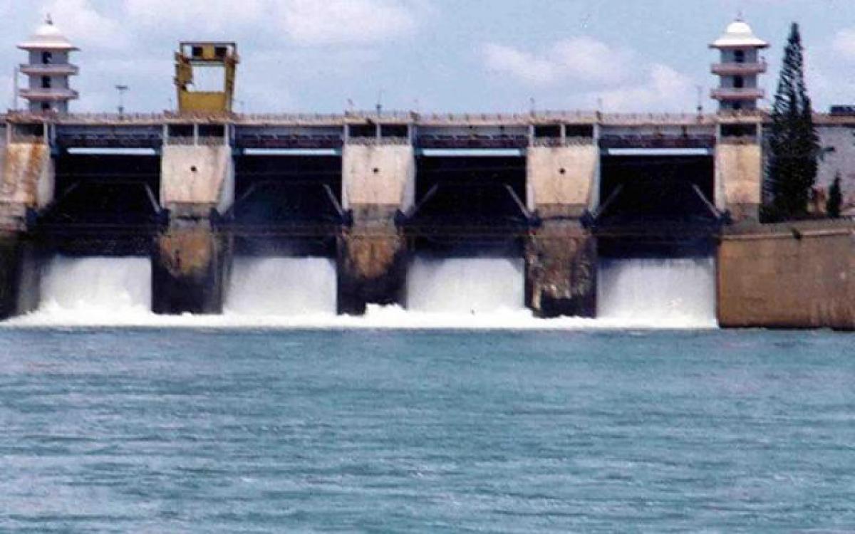 Karnataka finally gives in, resolves to release Cauvery water to TN